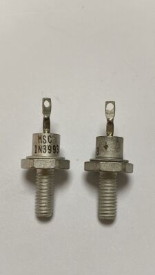 1N3993 DO-4 3.9V 10W METAL VİDALI KATOT ZENER DİYOT - 1
