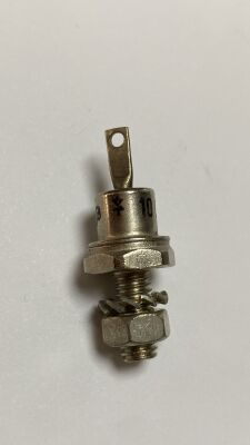 BZY93C8V2 8.2V 20W METAL VİDALI KATOT ZENER DİYOT - 1