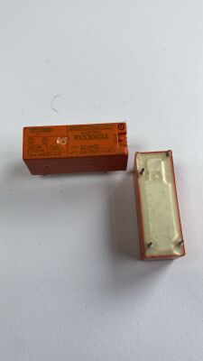 RY530032 32V 8A 4 PİN RÖLE - SCHRACK - 1